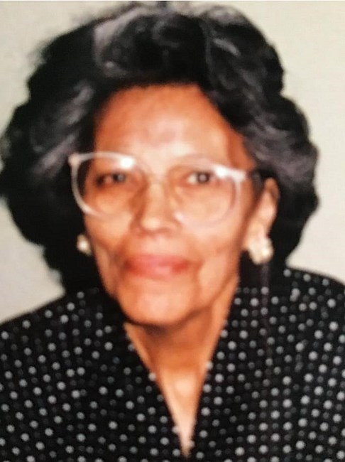 Obituary of Aurora Olivares