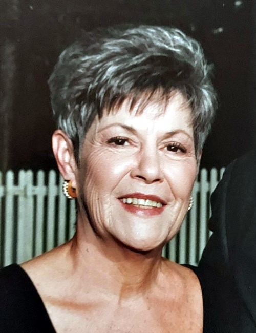 Obituario de Elaine Kennedy Jones
