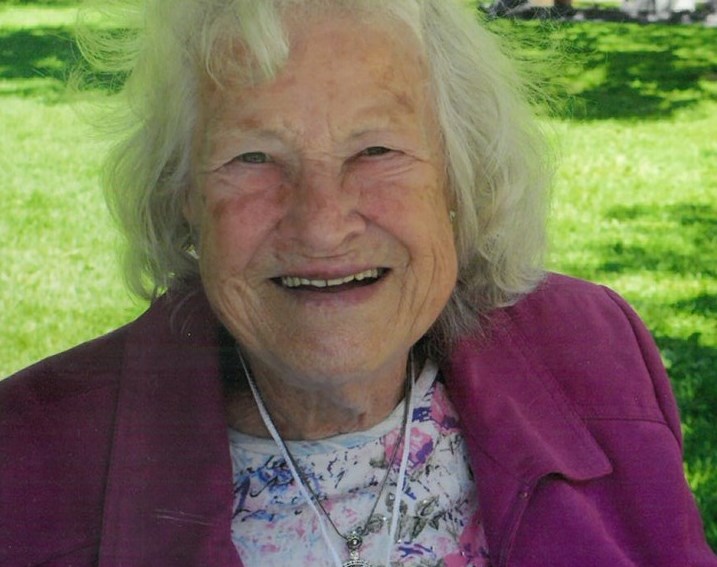 Obituary of Gwendolyn Marion Adams
