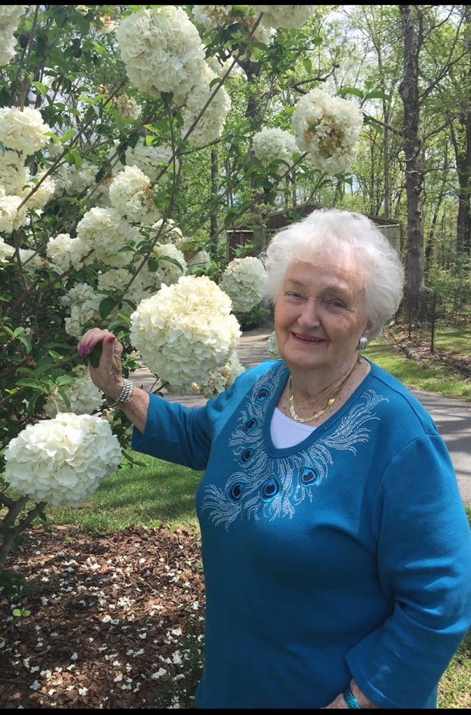 Obituary of Maxie Jeanette (Holt) Cronon