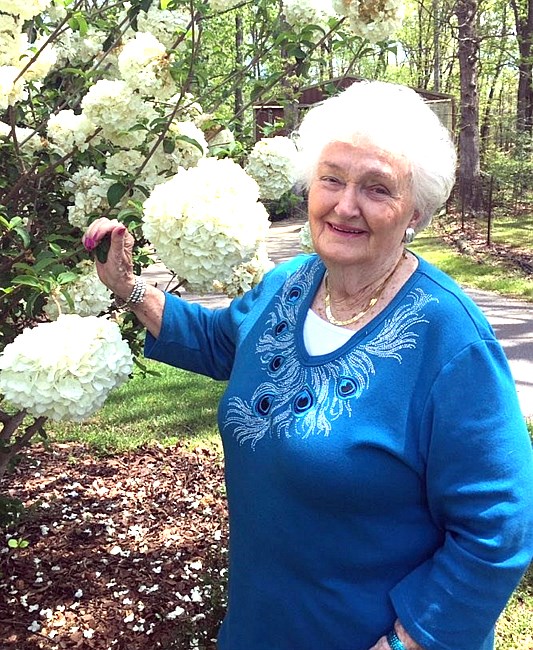 Obituary of Maxie Jeanette (Holt) Cronon