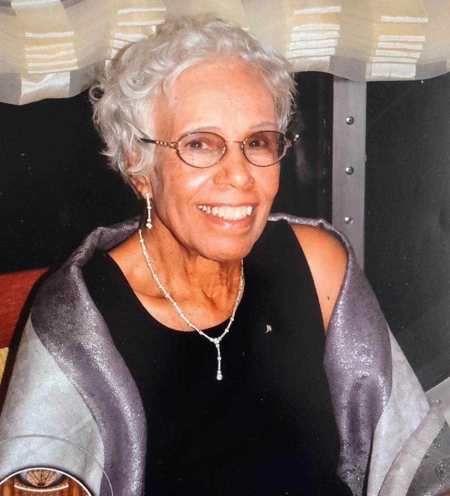 Obituario de Dolores Patricia White