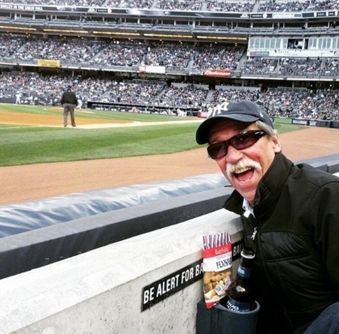 Avis de décès de Mr. Douglas Stewart Straiton