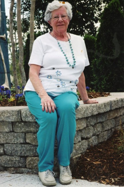 Obituary of Helen Fisher Solomon