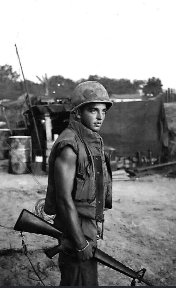 Obituary of Rodney Deeds McIntosh