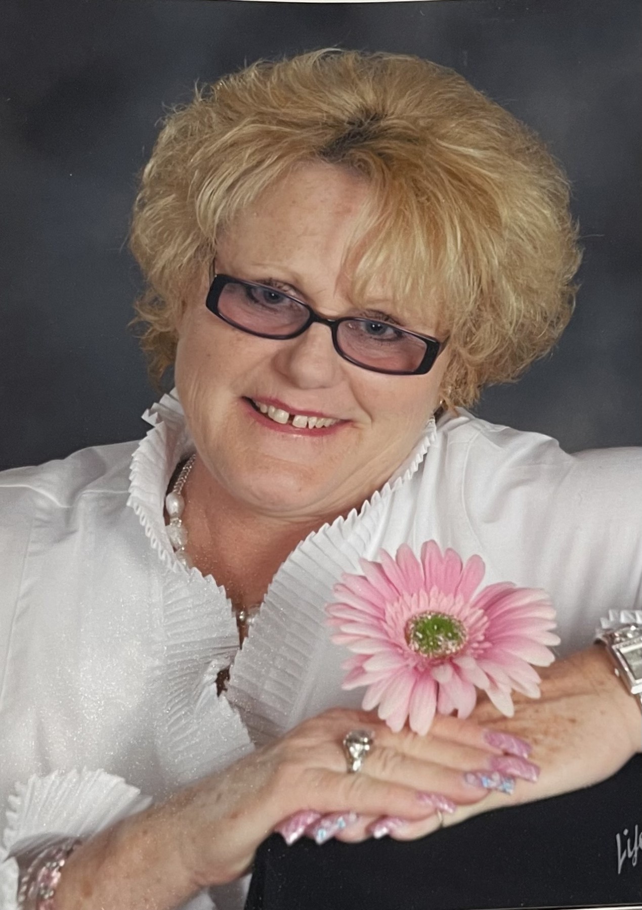 Obituary of Lori Kathlene Goncalves