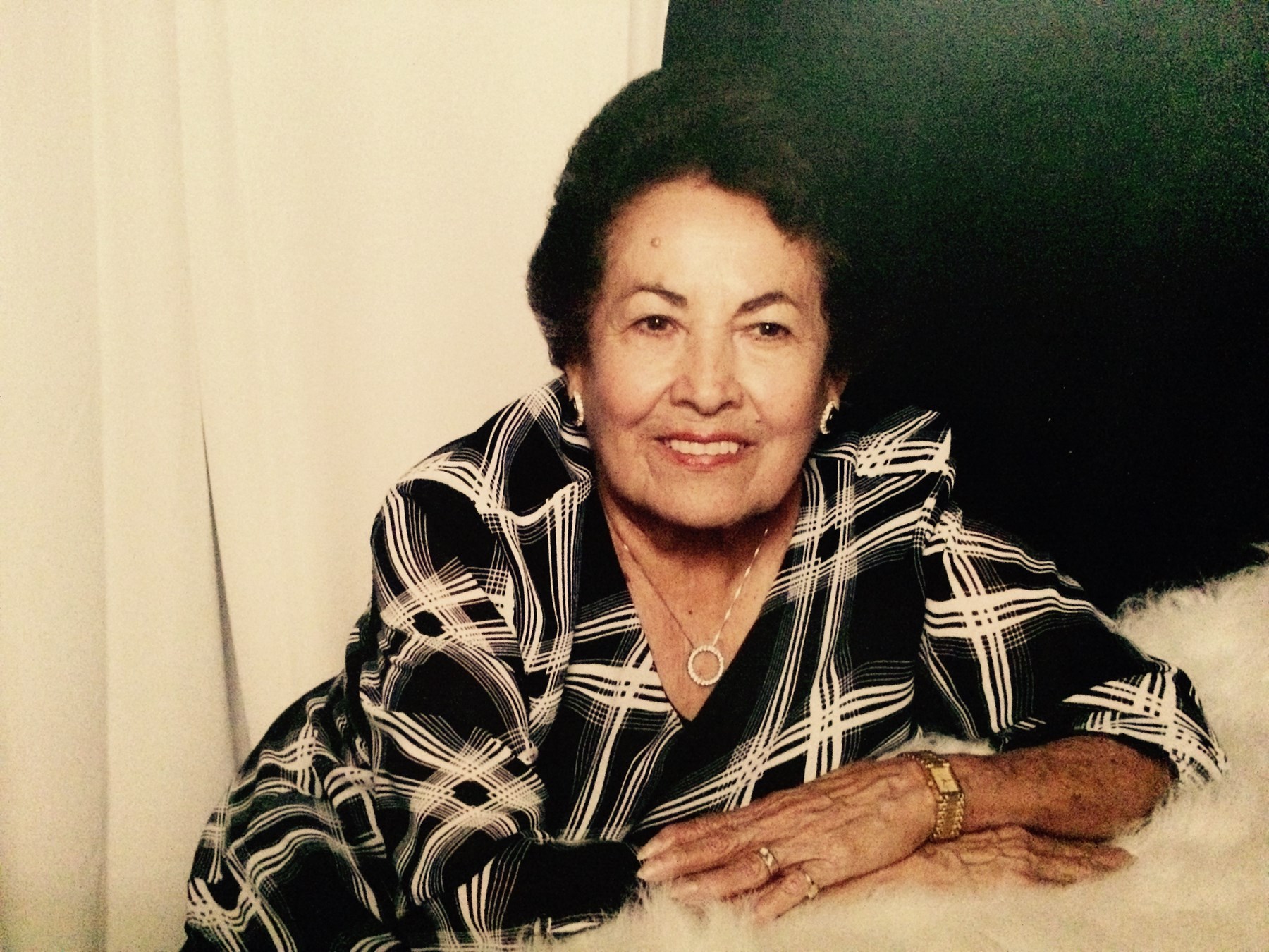 Obituary of Leonor Chavez