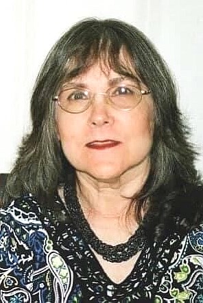 Obituary of Lucretia Cissy Lucille Cross