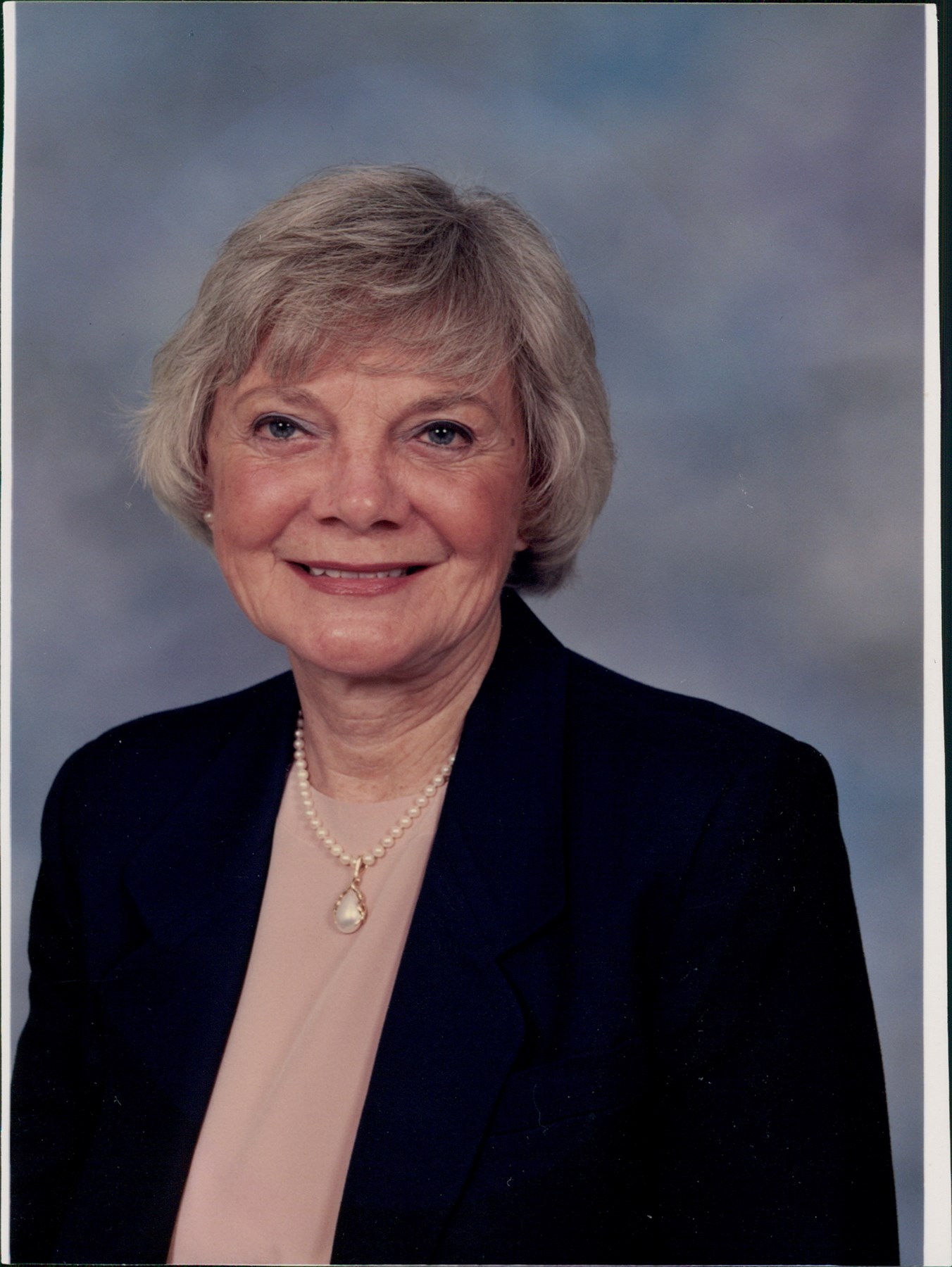 Obituario de Virginia Ruth Louis