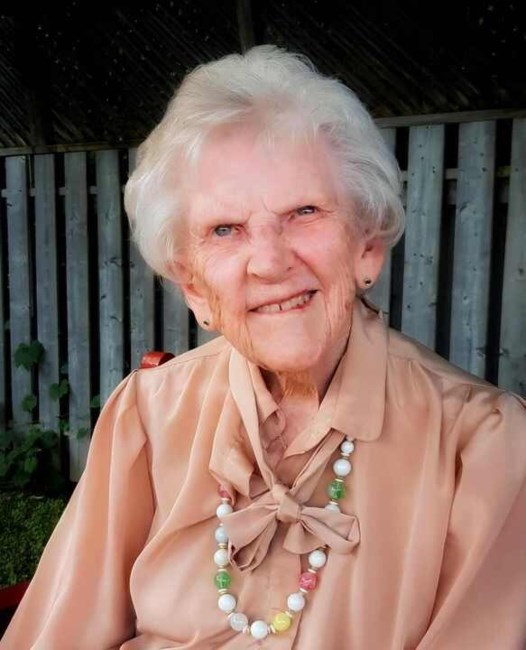 Avis de décès de Dorothy Elizabeth Fair MacNaughton