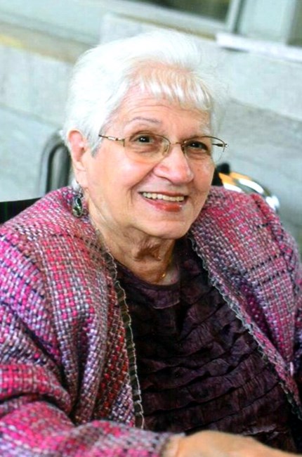 Obituario de Helen Poulos