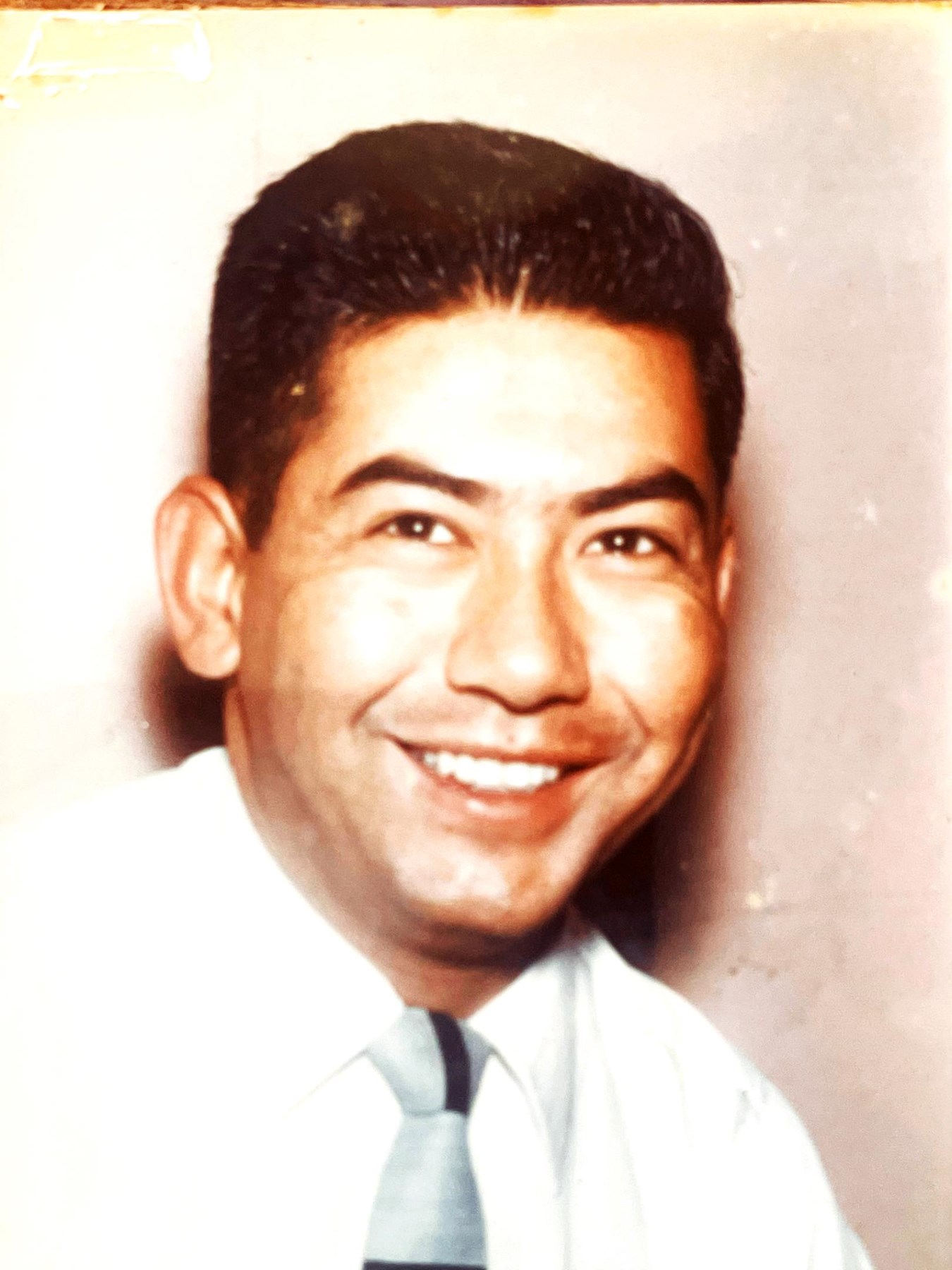 Obituary of Arturo Guzman Flores