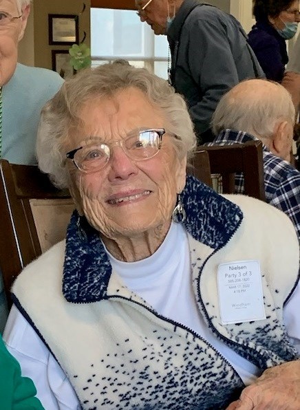 Obituary of Helen Barbara Nielsen