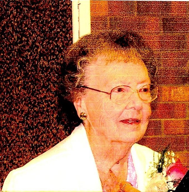 Obituary of Edna L Howlett