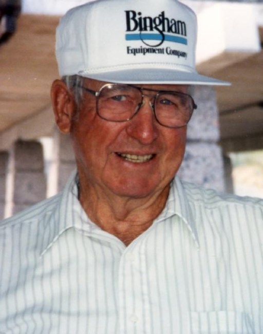 Obituary of Lyle Hamlin Hall