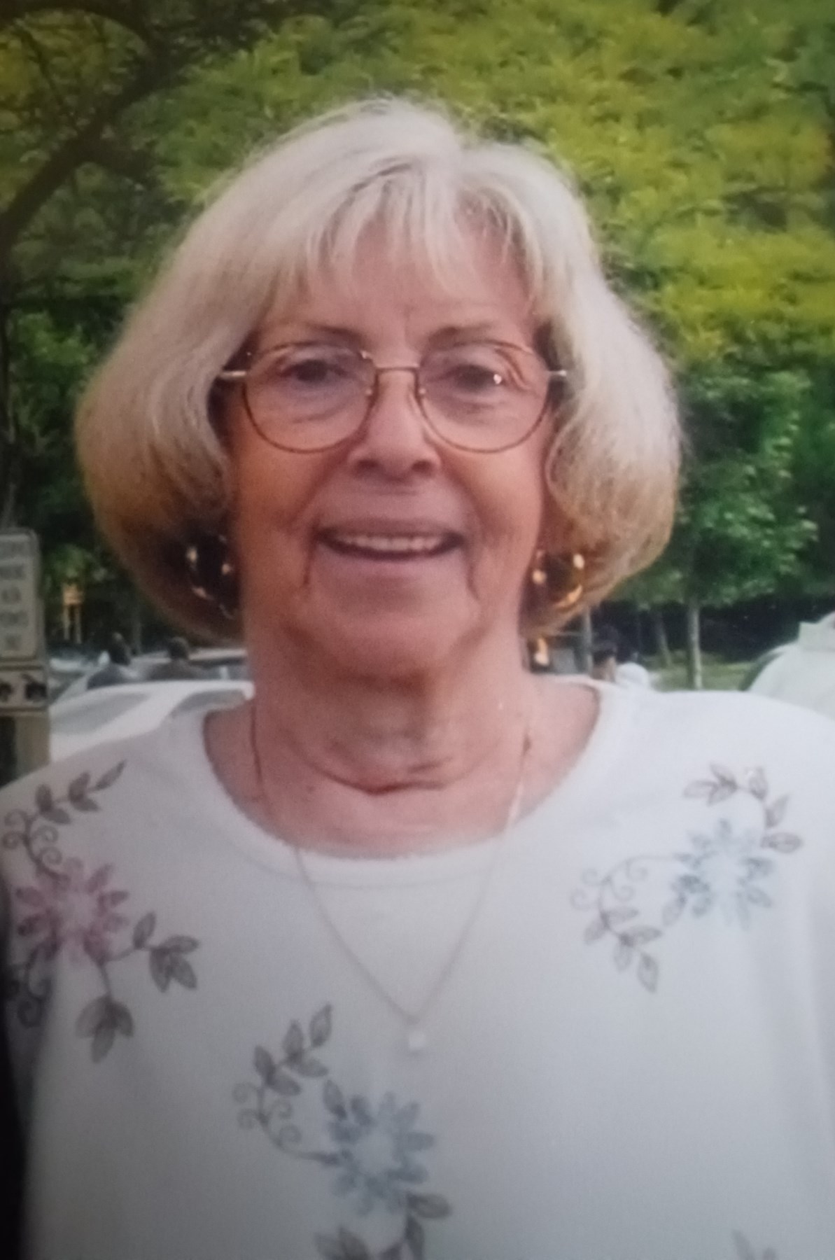 Obituary of Antoinette Robinsky