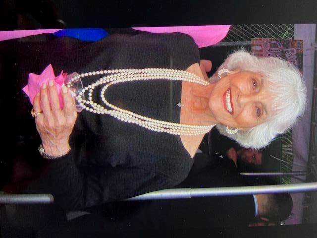 Obituary of Rozlyn Karneol