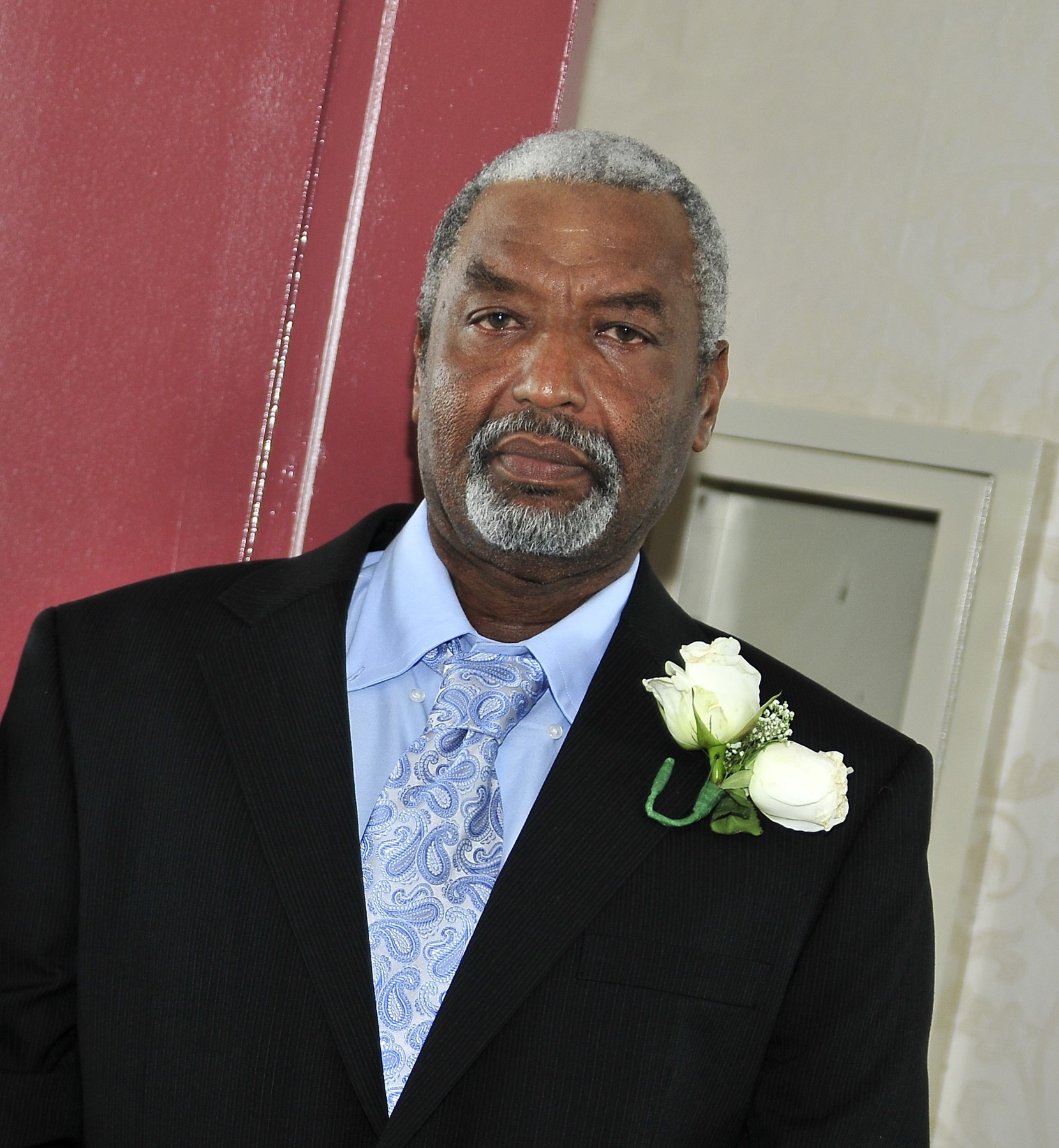 Obituary of Earl Dalvidus Smith