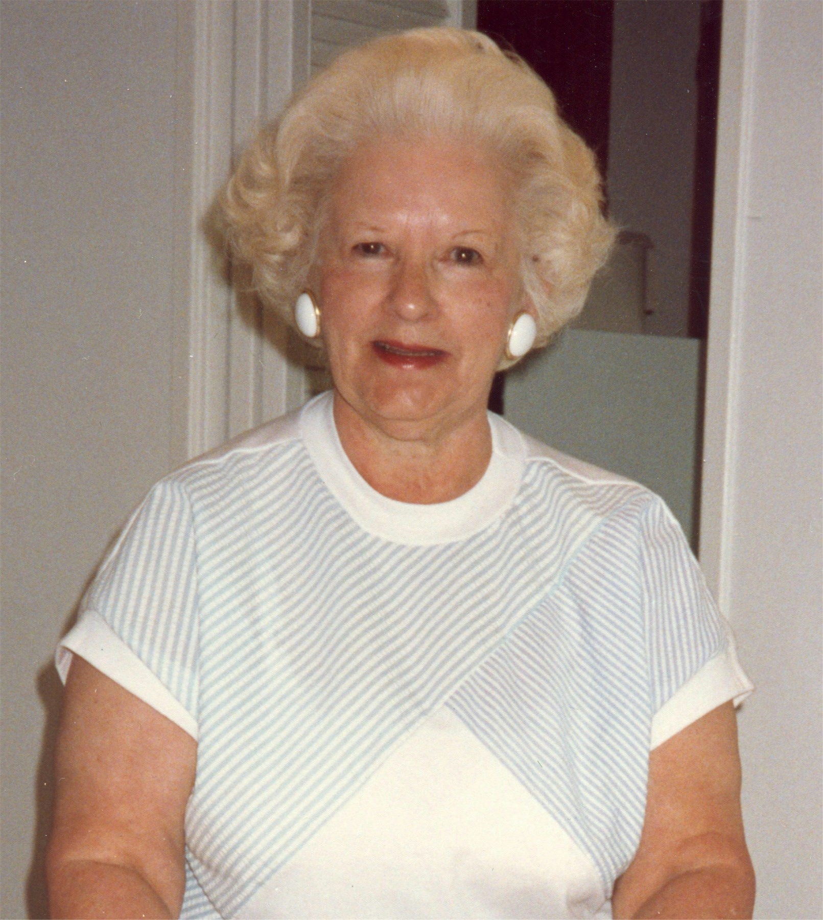 Obituary of Marie Antoinette Dubé Rossignol