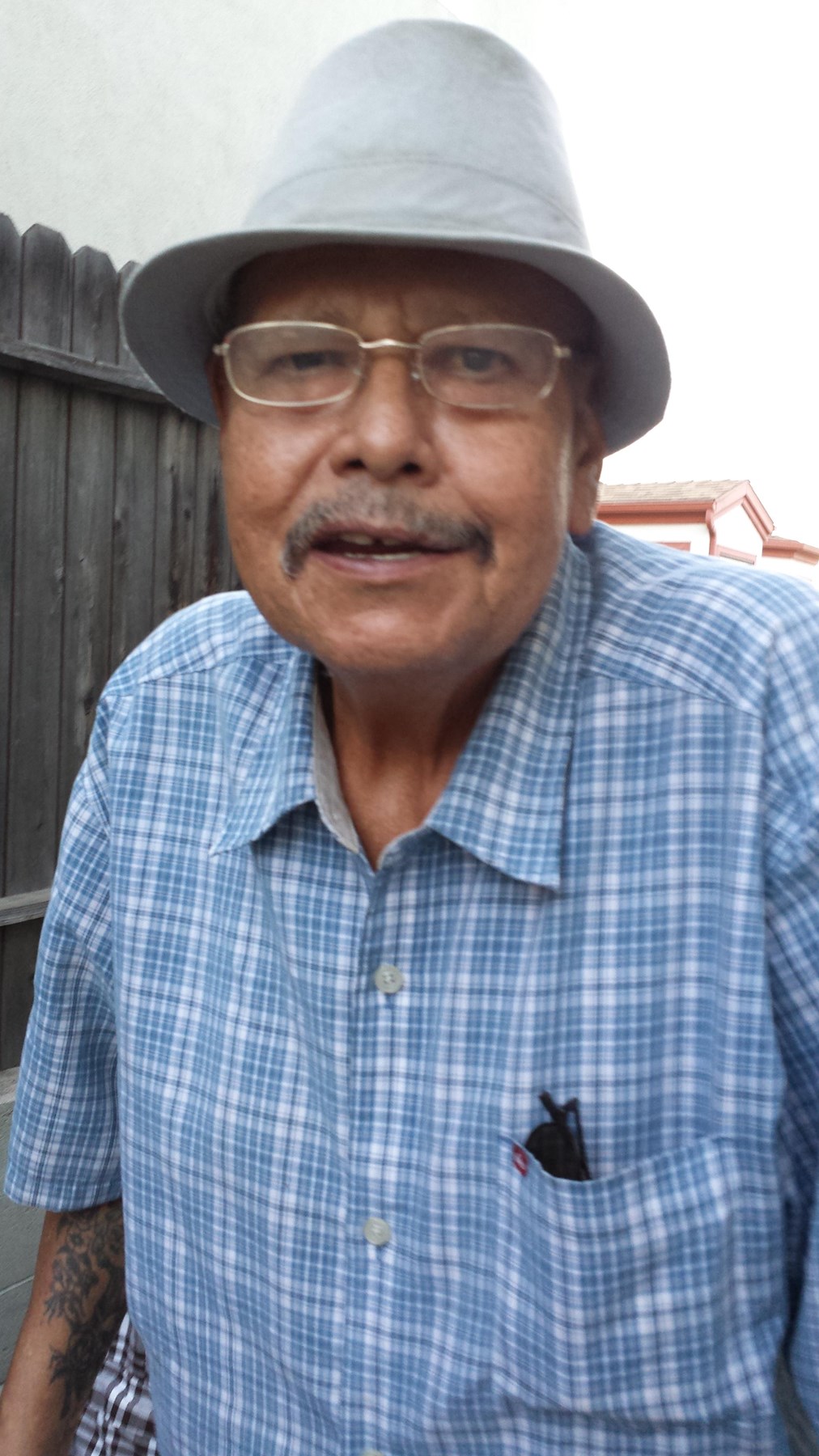 Obituario de Johnny R Robles