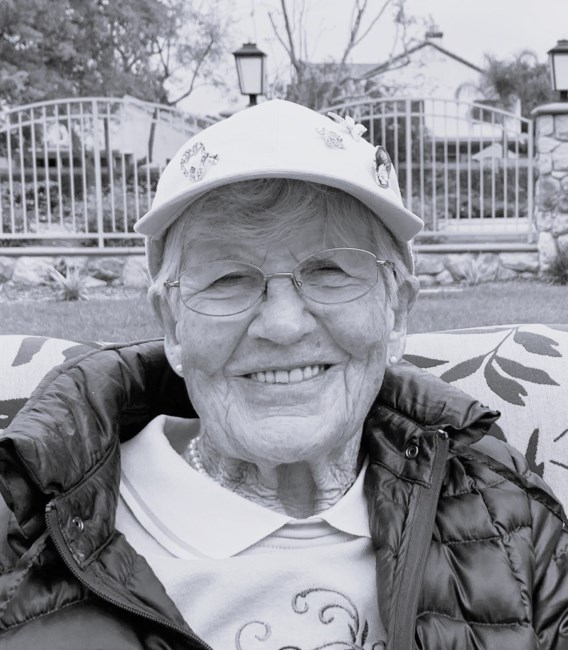 Obituario de Daphne Lilian Frost