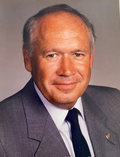 Obituary of Donald Stuart Thomson