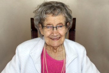 Obituary of Gladys Webb