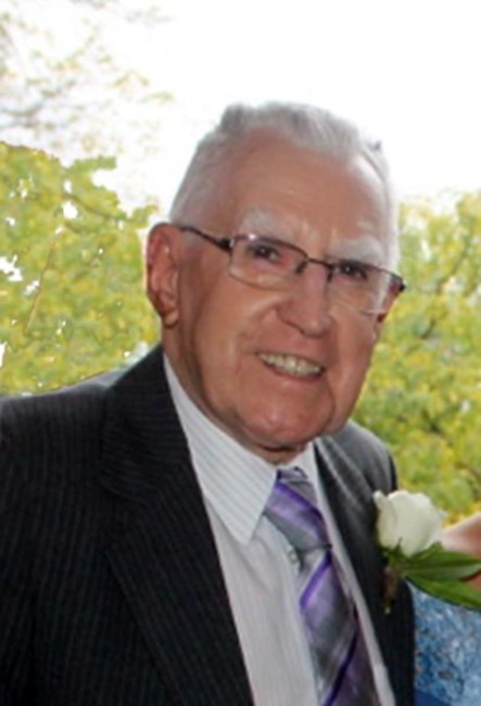 Obituary of Thomas Desmond Wells