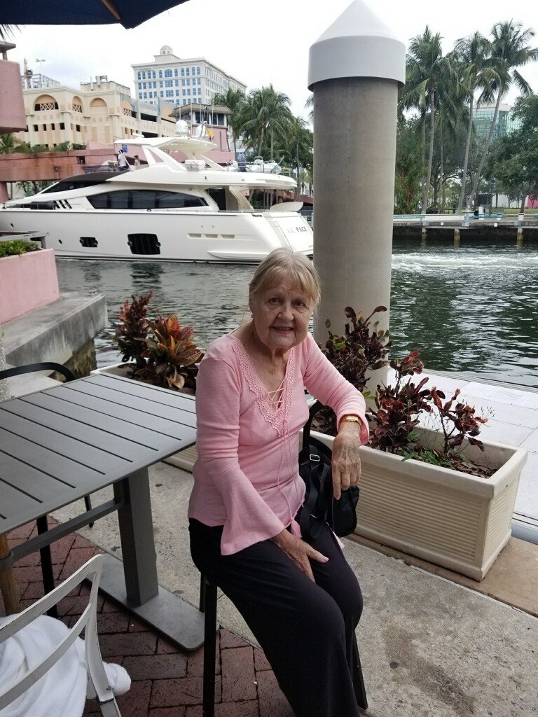 Obituario de Maryann J Barrea