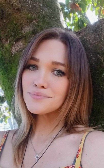 Obituary of Whitney Danielle Holcombe