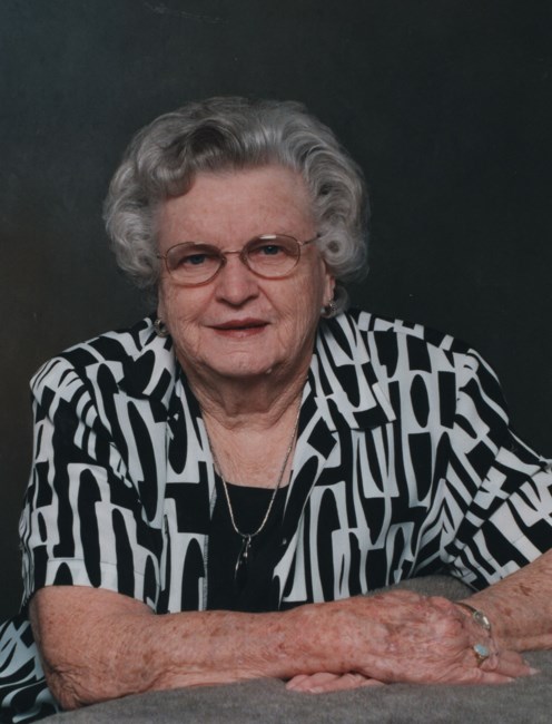 Obituary of Shirley Mae McCaddon
