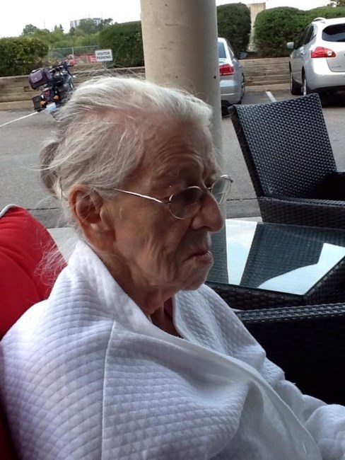 Avis de décès de Eileen Catherine Marie Hogan