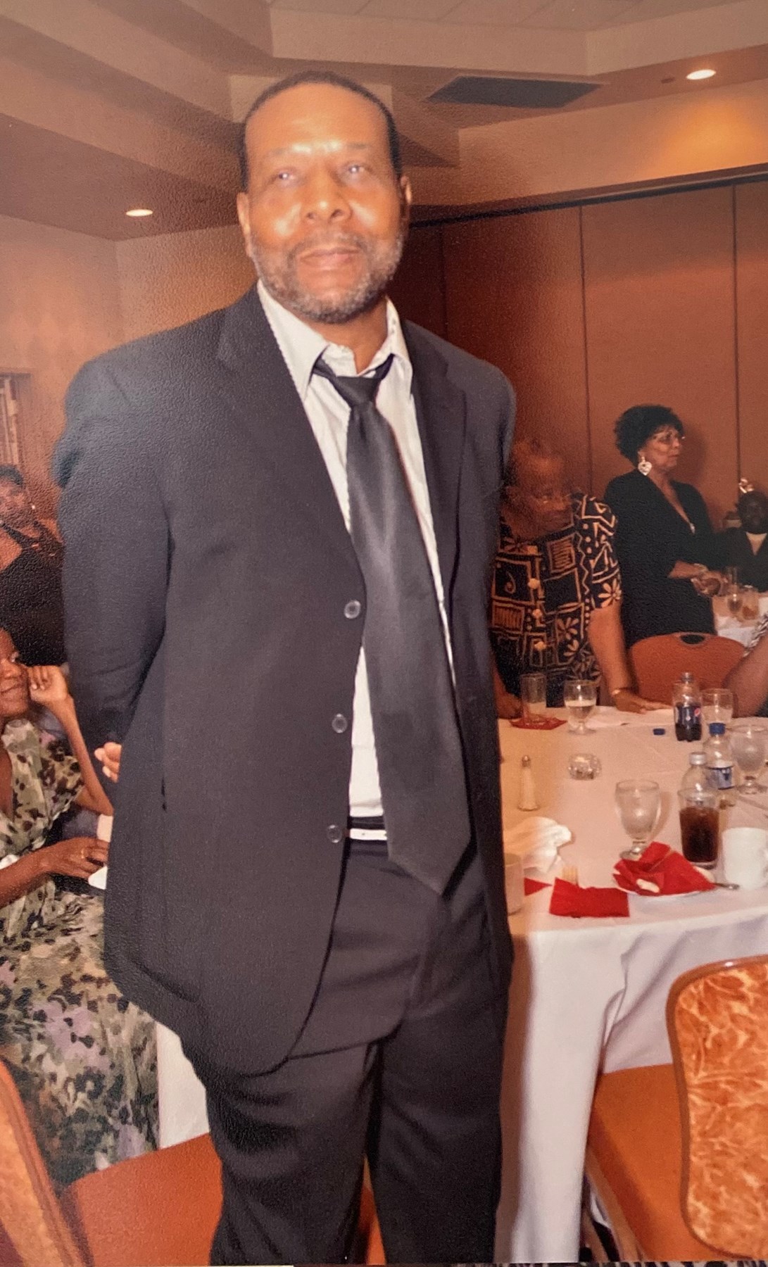 Obituary of Charlie Sanders