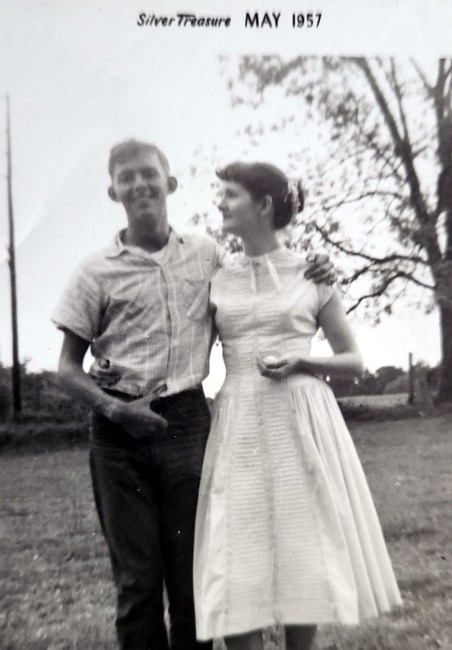 Obituario de Eugene "Gene" and Virginia Hall