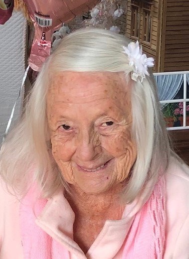 Obituary of Elizabeth Corrine Mackenzie