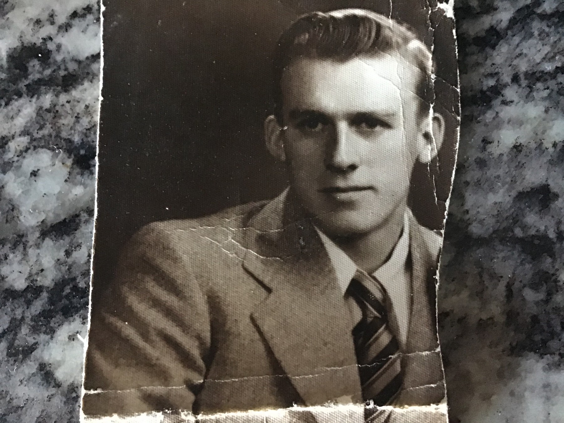 Obituario de Lew Ashton