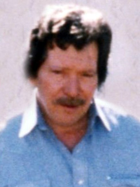 Avis de décès de David E. Hall