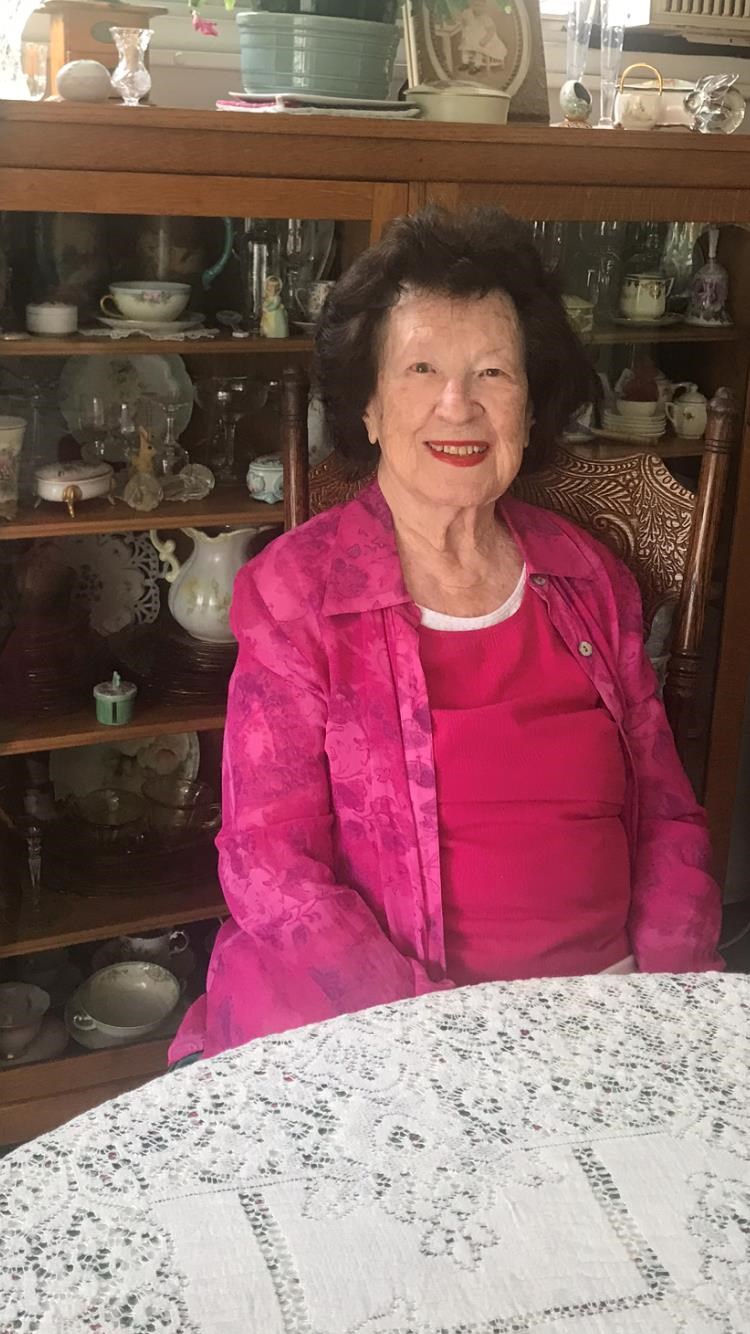 Obituary of Phyllis May Henry