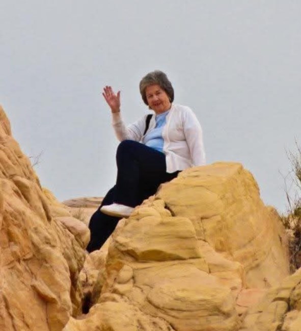 Obituary of Julia Lee (Saunders) McLeod