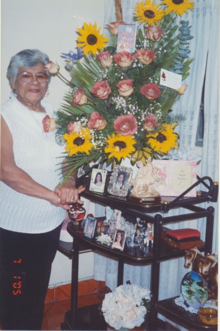 Obituary of Rosa Aurora Dueñas