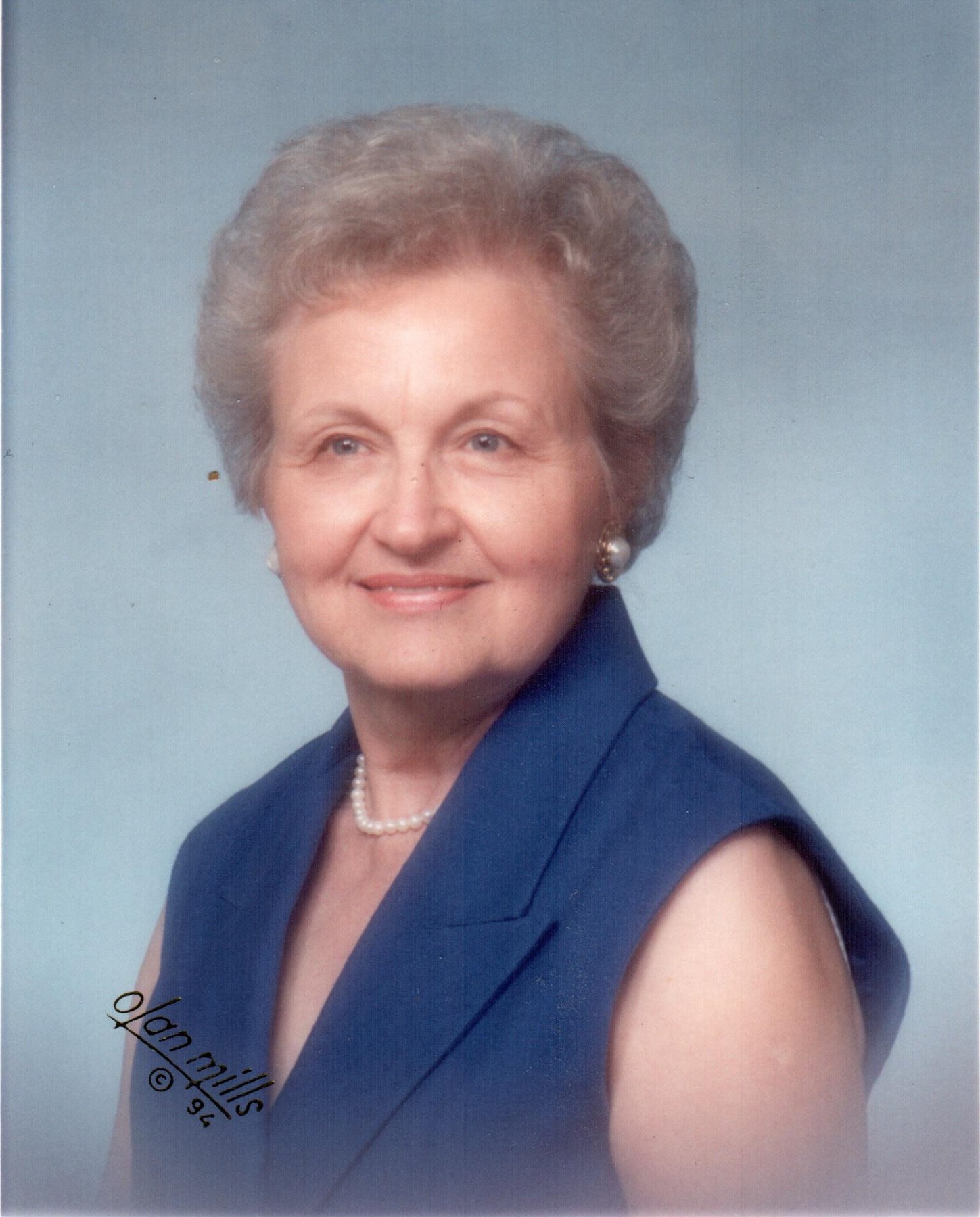 Obituary of Leona Mikusek