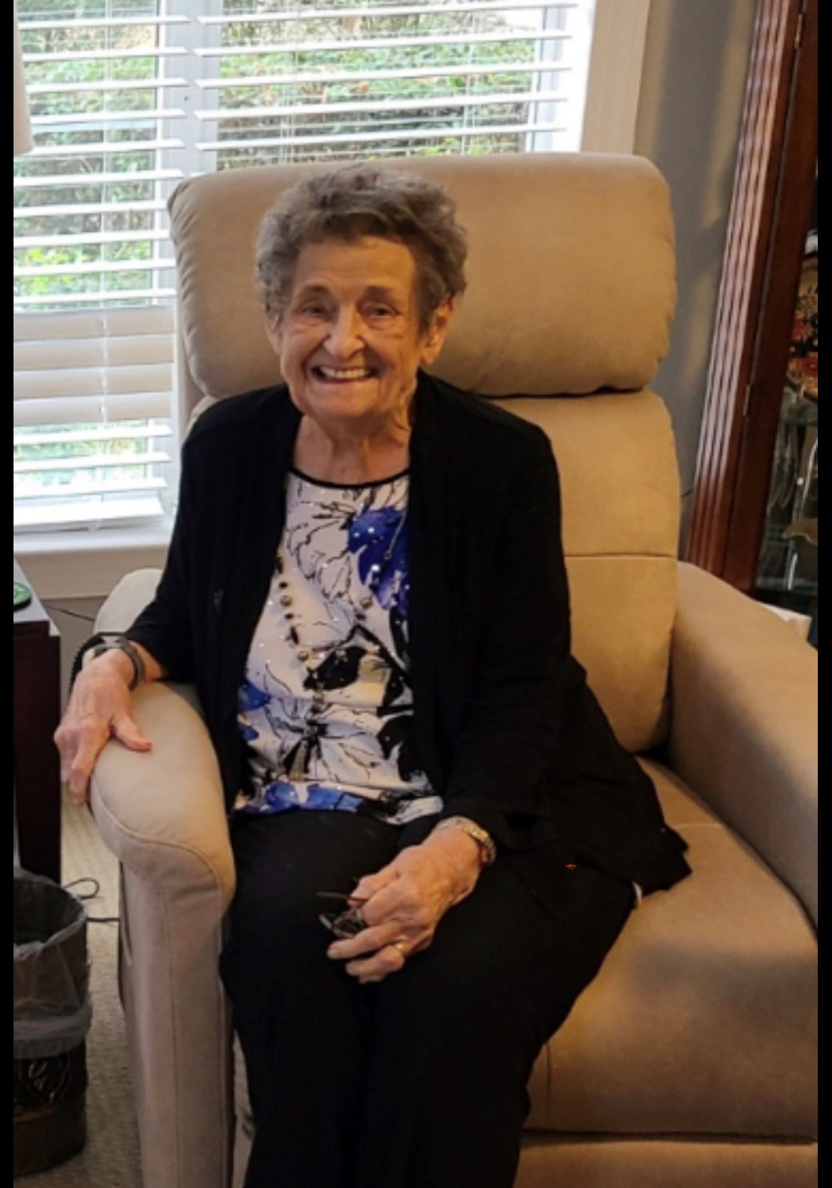 Obituary of Eleanor Louise Yorio