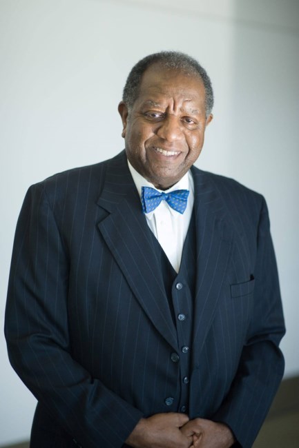 Obituario de James Webb