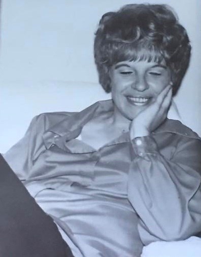 Obituary of Maxine G Bench