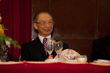 Obituario de Raymond Shu Kup Chow