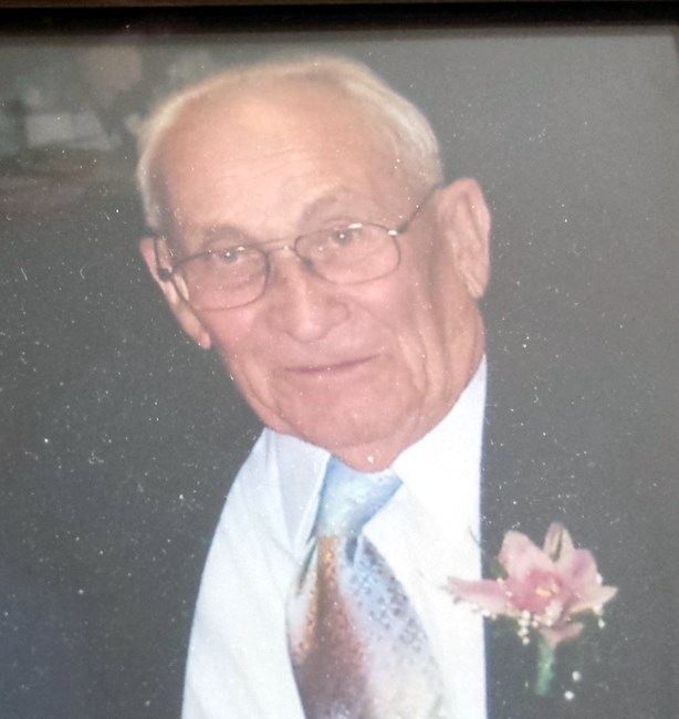 Obituary of Larry Ewald Loverick