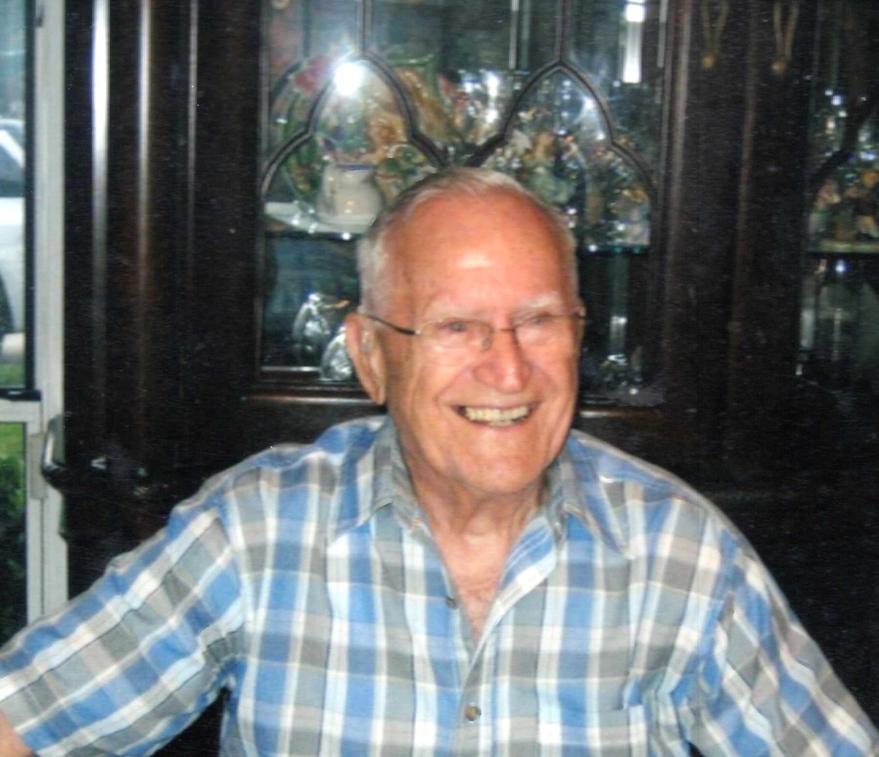 Obituary of Robert del Corral Roth