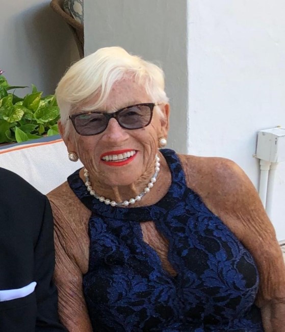 Obituario de Gloria Hanrahan