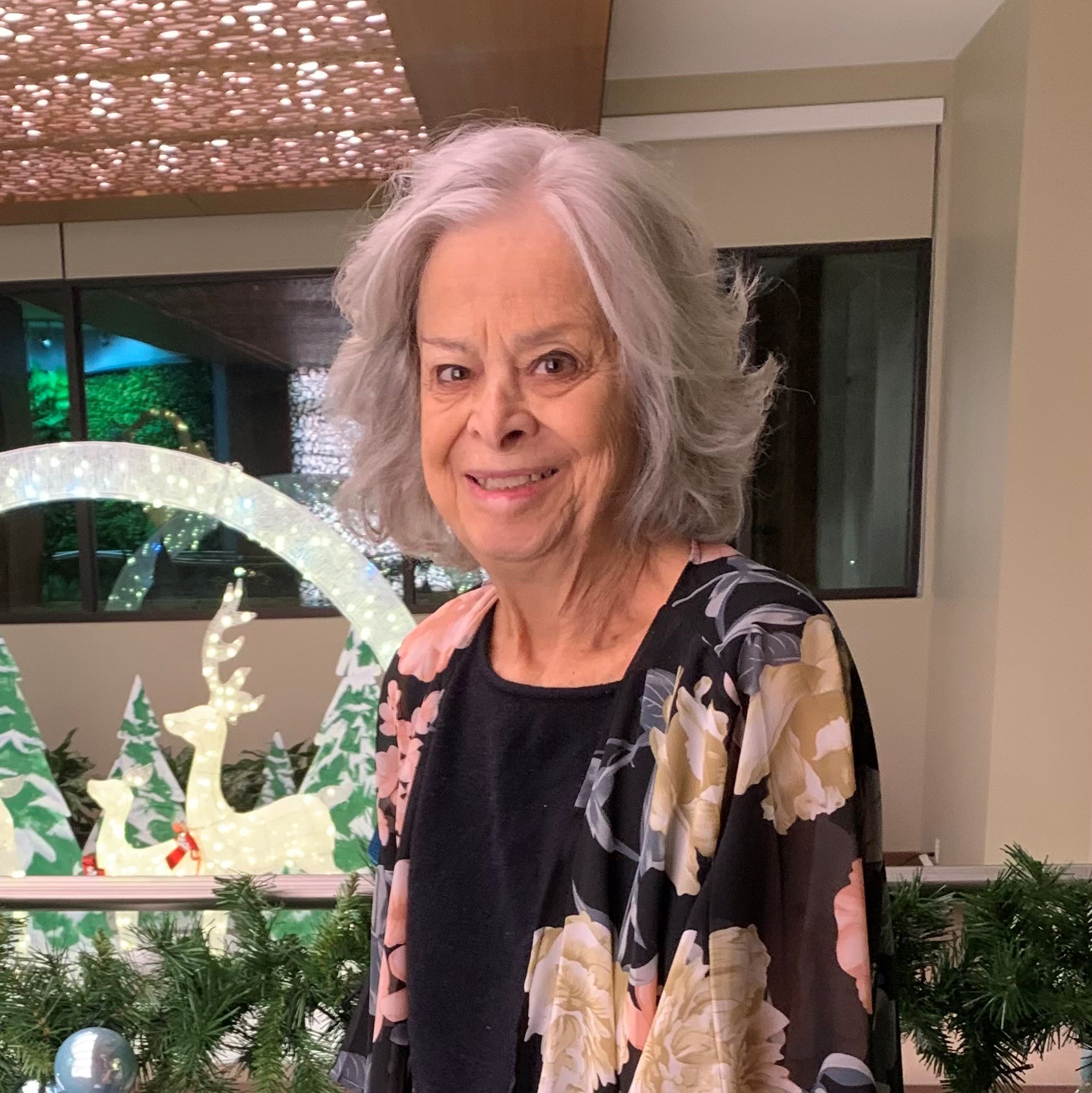 Obituary of Elaine Salicos Loyek