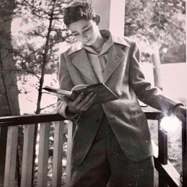 Obituario de Michael J. Nassau